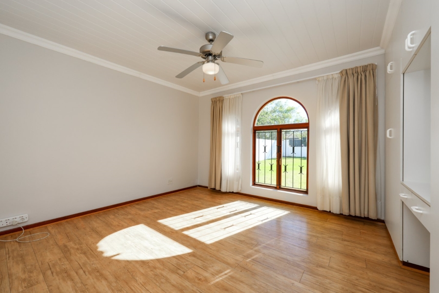 4 Bedroom Property for Sale in Heather Park Western Cape